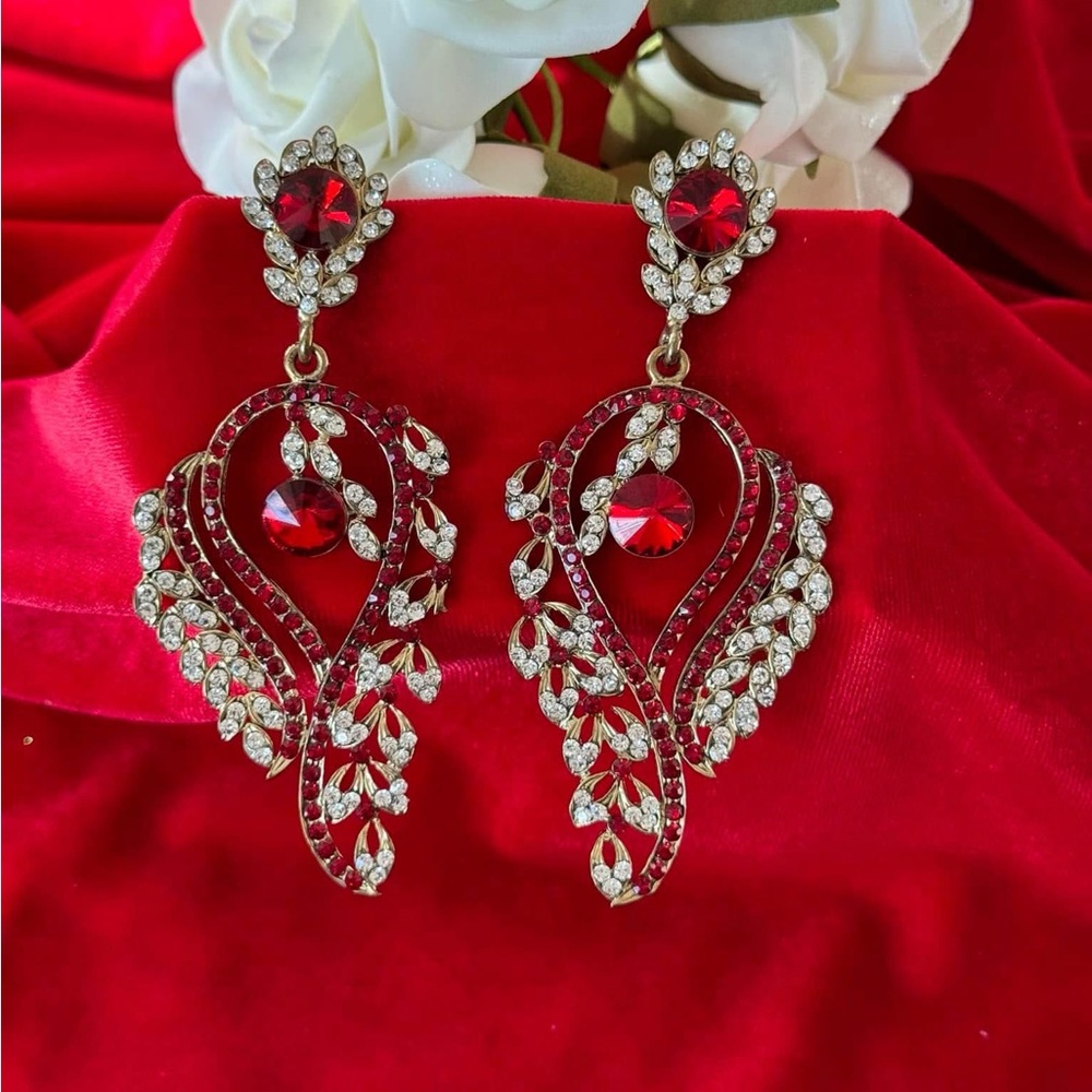 New Elegant Red and antique gold polish Crystal Drop Earrings very light weight